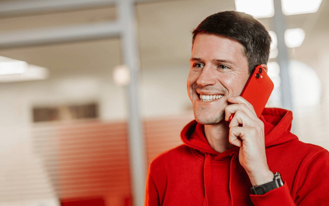 nexoma Kontaktbanner - nexomit telefoniert mit Interessenten für Produktdatenmanagement-Softwarelösungen von nexoma