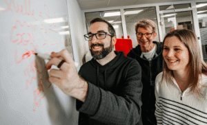 nexoma Mitarbeiter erklärt die PIM-Implementierung